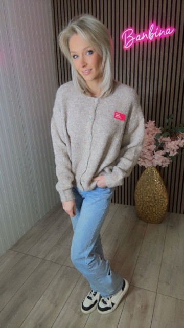 B5606357 4b39 4c82 bd29 dbfa960684fe